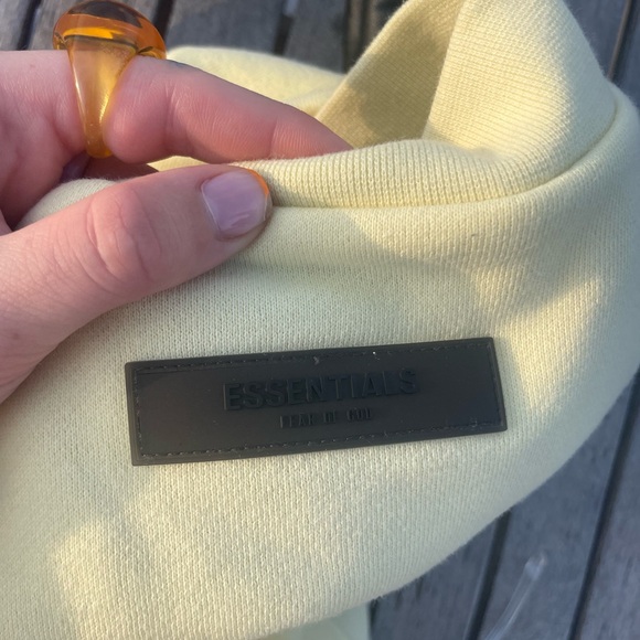 Essentials yellow sweater vest - Picture 4 of 5